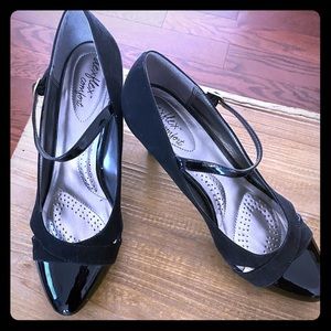 Ladies Black/Suede patent leather Dress Shoes